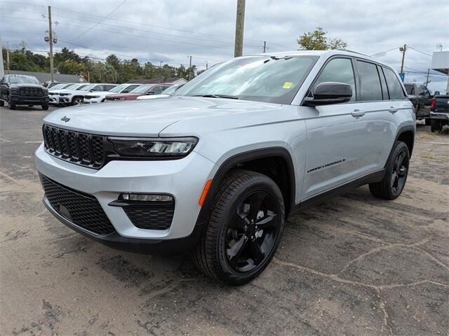 new 2025 Jeep Grand Cherokee car, priced at $41,528