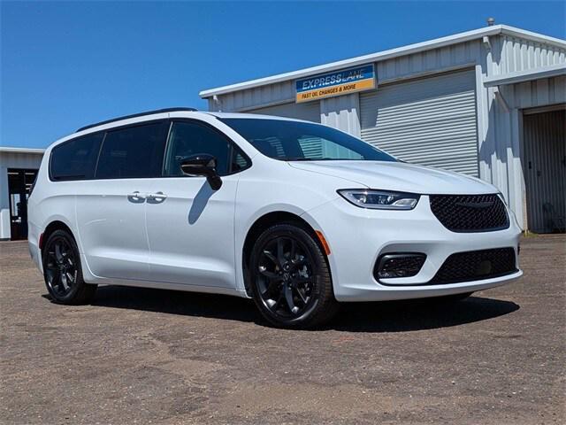 new 2026 Chrysler Pacifica car, priced at $47,285