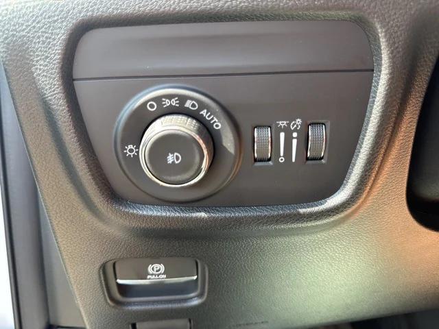 new 2025 Jeep Grand Cherokee car, priced at $44,768