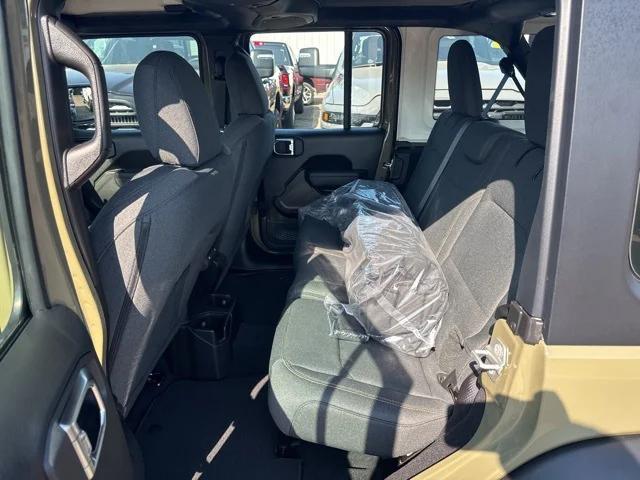 new 2025 Jeep Wrangler car, priced at $40,326