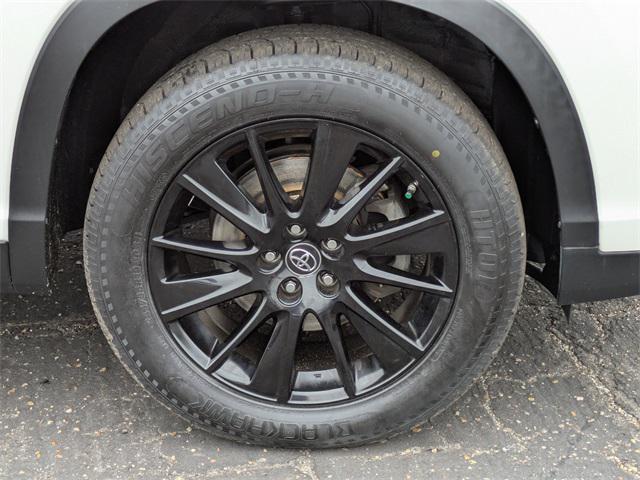 used 2019 Toyota Highlander car, priced at $20,711