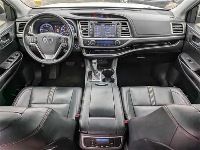 used 2019 Toyota Highlander car, priced at $20,711
