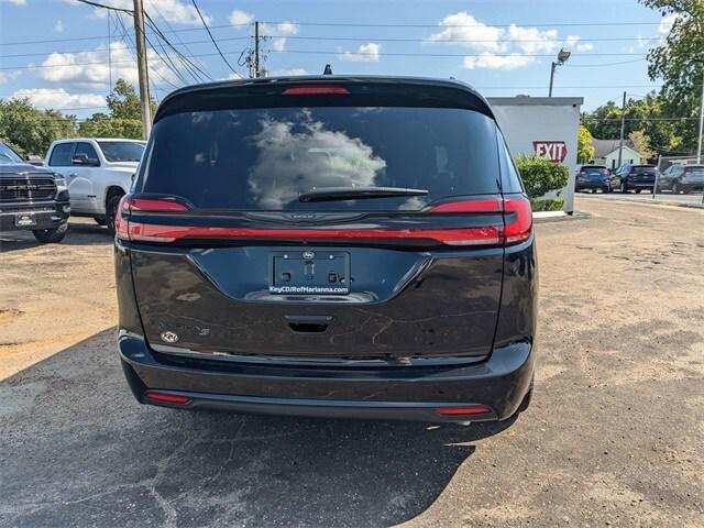 new 2024 Chrysler Pacifica car, priced at $42,026