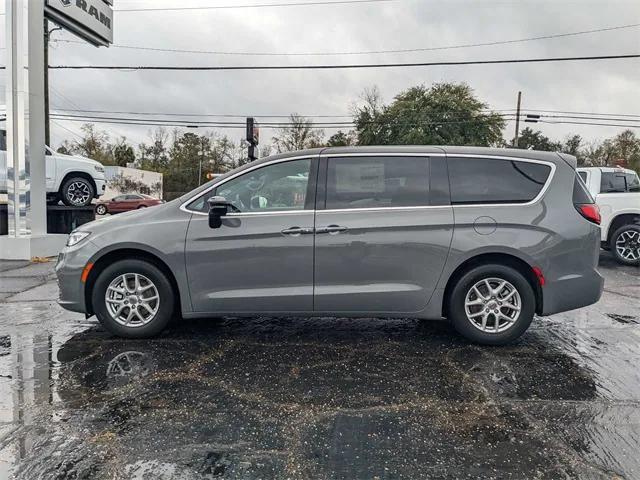 new 2025 Chrysler Pacifica car, priced at $42,408