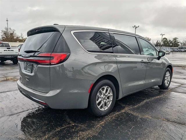 new 2025 Chrysler Pacifica car, priced at $42,408