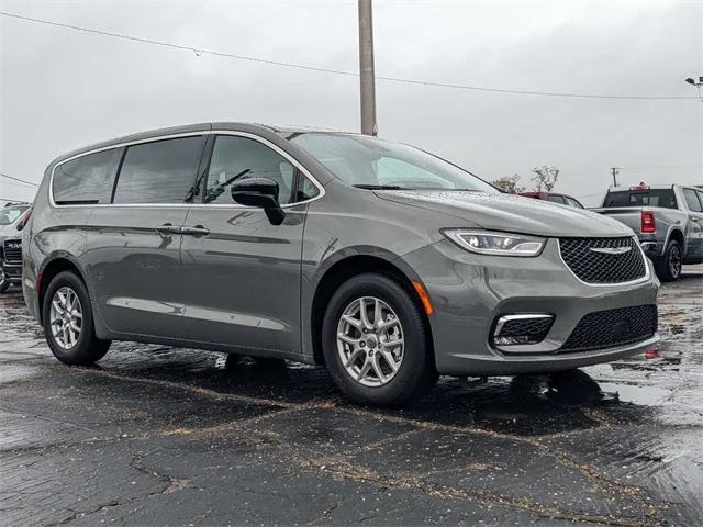 new 2025 Chrysler Pacifica car, priced at $42,408