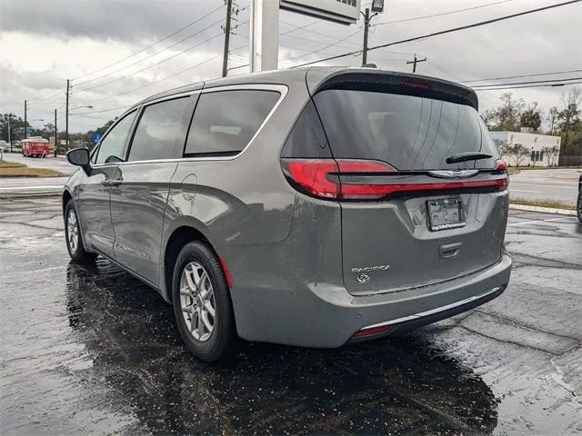 new 2025 Chrysler Pacifica car, priced at $42,408