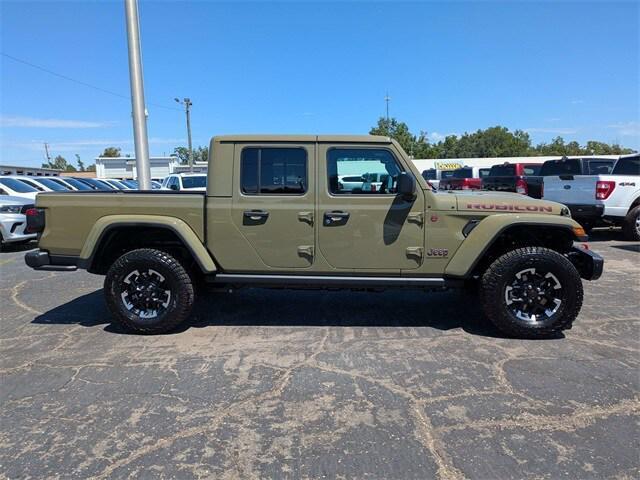 new 2025 Jeep Gladiator car, priced at $58,673
