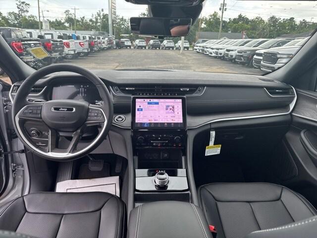 new 2025 Jeep Grand Cherokee car, priced at $45,327