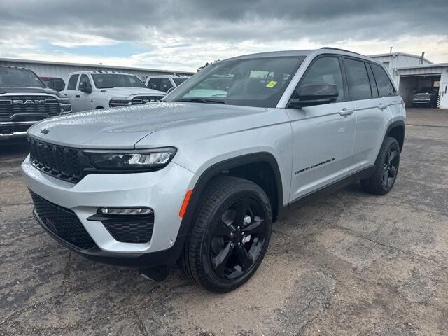 new 2025 Jeep Grand Cherokee car, priced at $45,327
