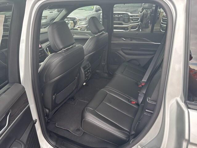 new 2025 Jeep Grand Cherokee car, priced at $45,327