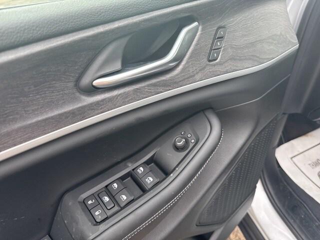 new 2025 Jeep Grand Cherokee car, priced at $45,327