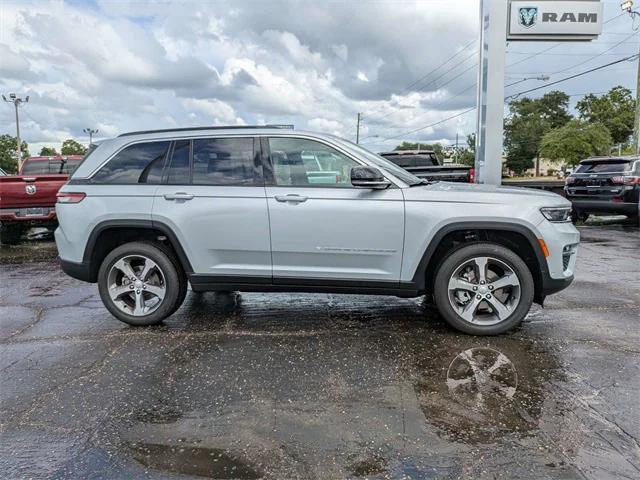 new 2025 Jeep Grand Cherokee car, priced at $46,281