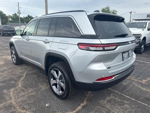 new 2025 Jeep Grand Cherokee car, priced at $48,048
