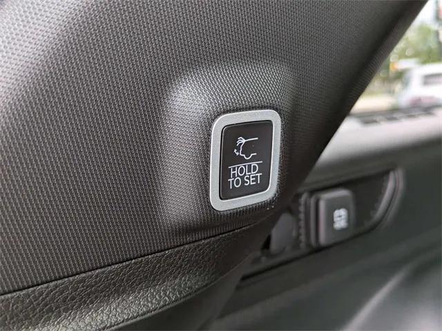 new 2025 Jeep Grand Cherokee car, priced at $46,281