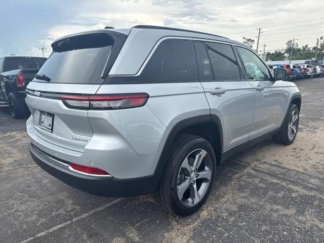 new 2025 Jeep Grand Cherokee car, priced at $48,048