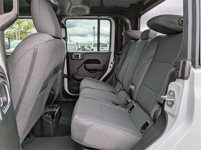 new 2025 Jeep Gladiator car, priced at $39,986