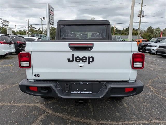 new 2025 Jeep Gladiator car, priced at $39,986