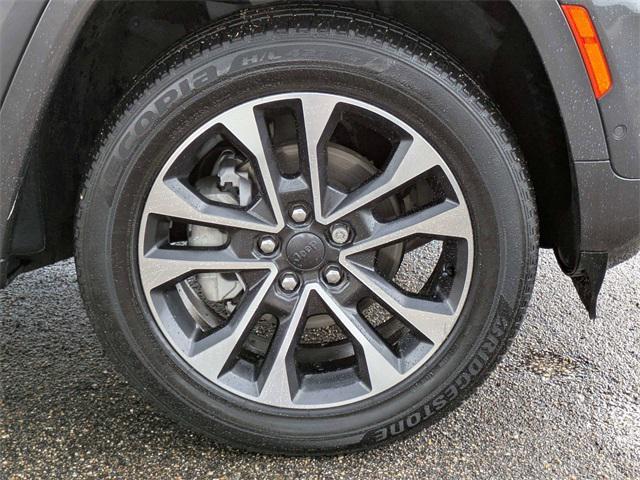 used 2022 Jeep Grand Cherokee car, priced at $35,311