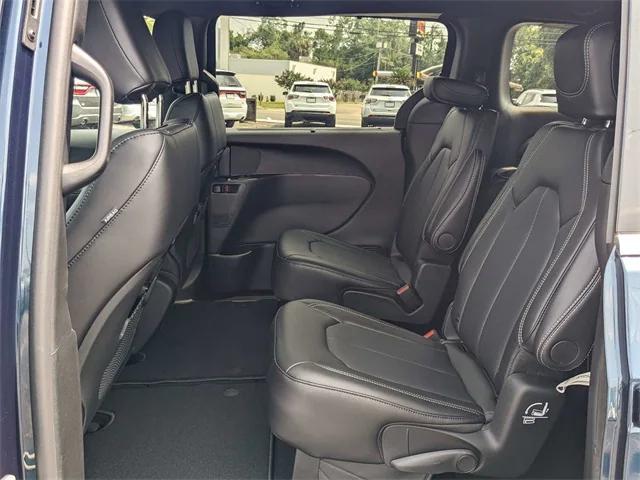new 2025 Chrysler Pacifica car, priced at $40,450