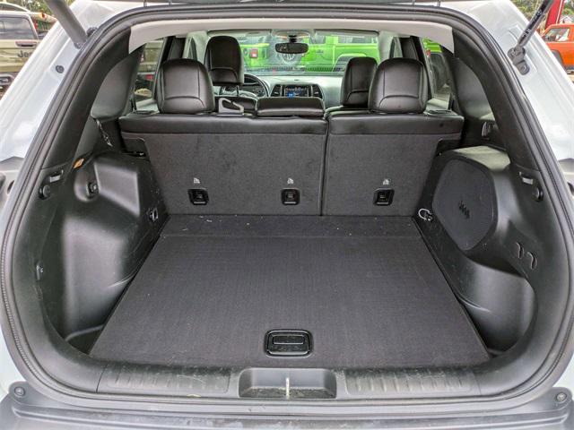 used 2020 Jeep Cherokee car, priced at $19,995