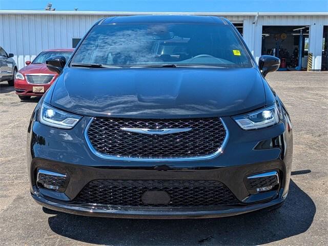 new 2026 Chrysler Pacifica car, priced at $39,682