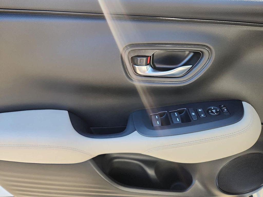 used 2025 Honda HR-V car, priced at $26,500