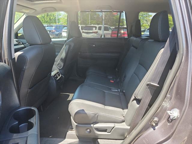 used 2022 Honda Pilot car, priced at $35,900