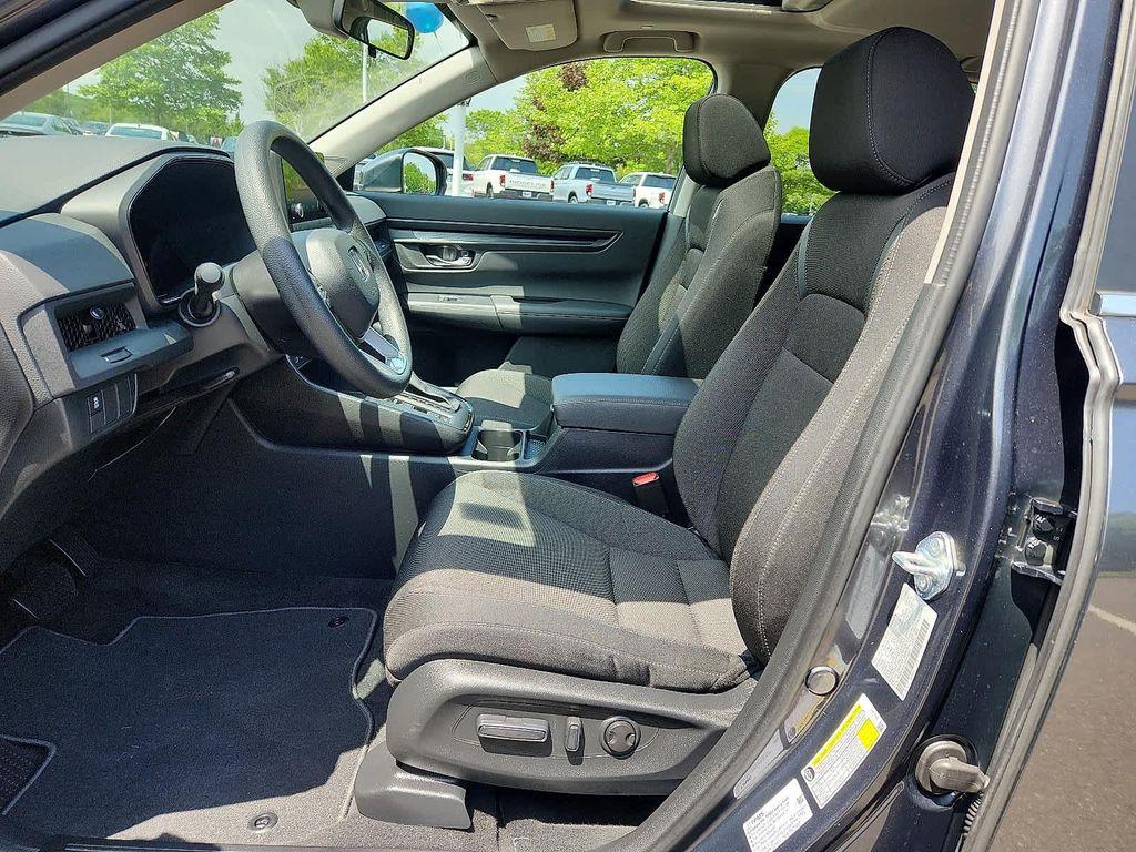 used 2024 Honda CR-V car, priced at $31,900