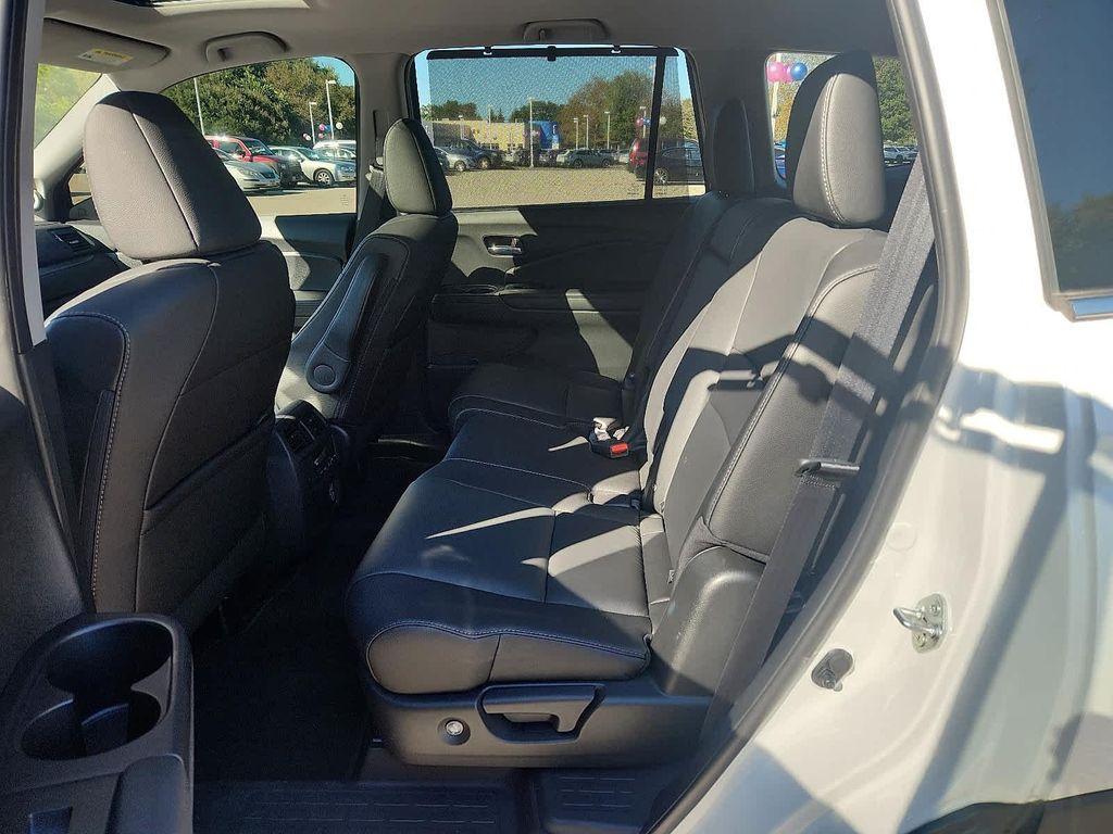 used 2022 Honda Pilot car, priced at $36,100
