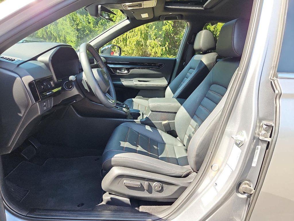 used 2023 Honda CR-V Hybrid car, priced at $35,600