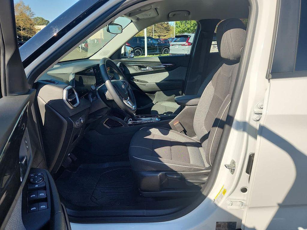 used 2024 Chevrolet TrailBlazer car, priced at $24,400