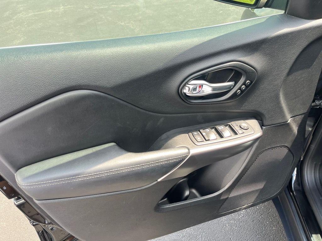 used 2021 Jeep Cherokee car, priced at $26,336