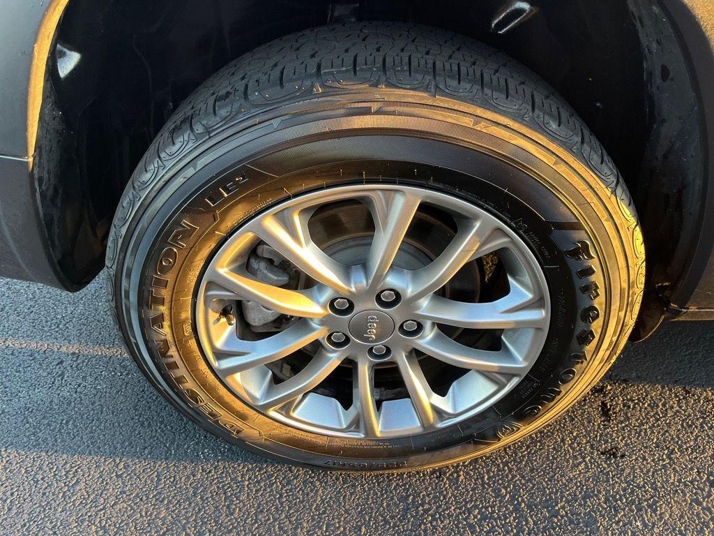 used 2022 Jeep Cherokee car, priced at $22,402