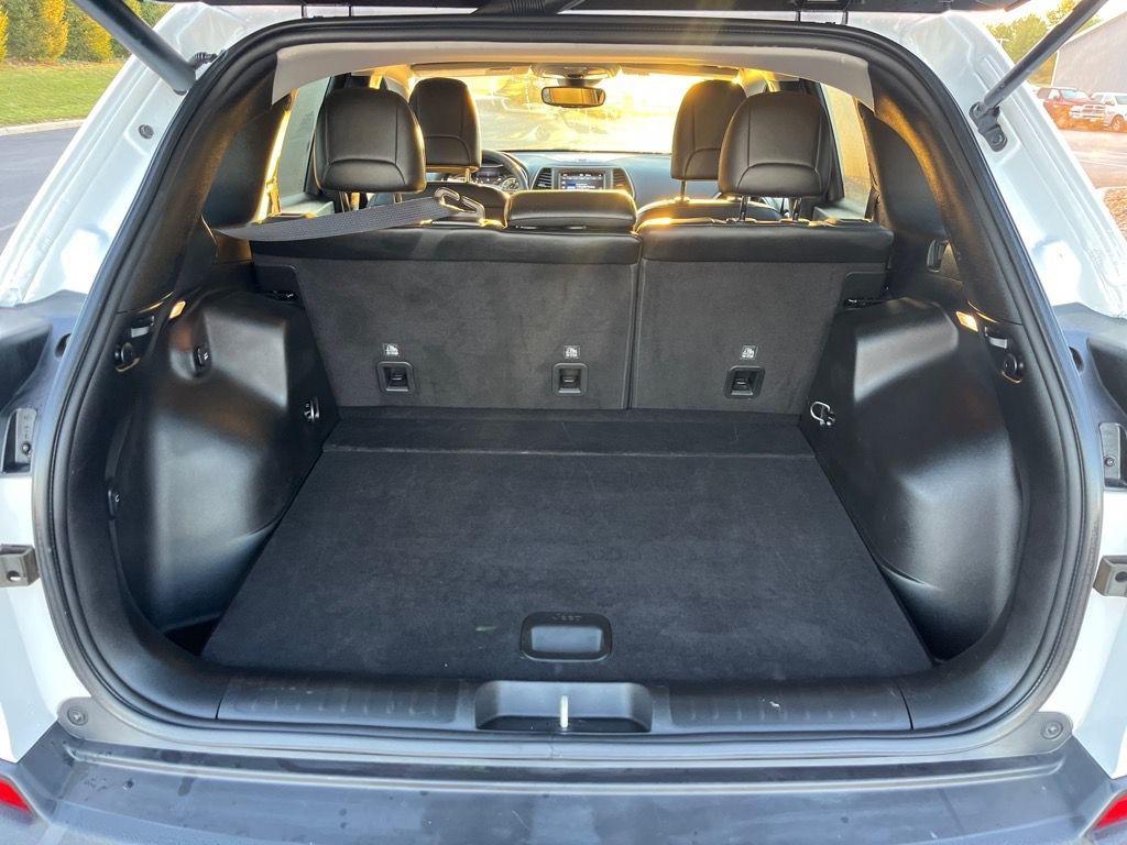 used 2022 Jeep Cherokee car, priced at $22,402