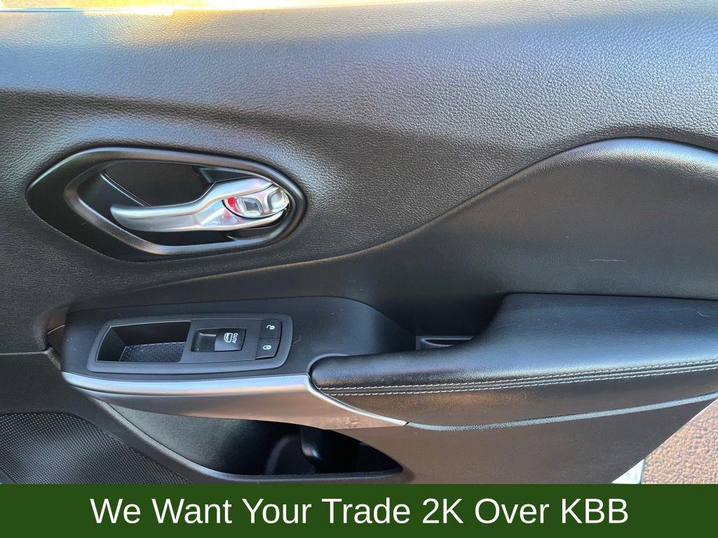 used 2022 Jeep Cherokee car, priced at $22,402