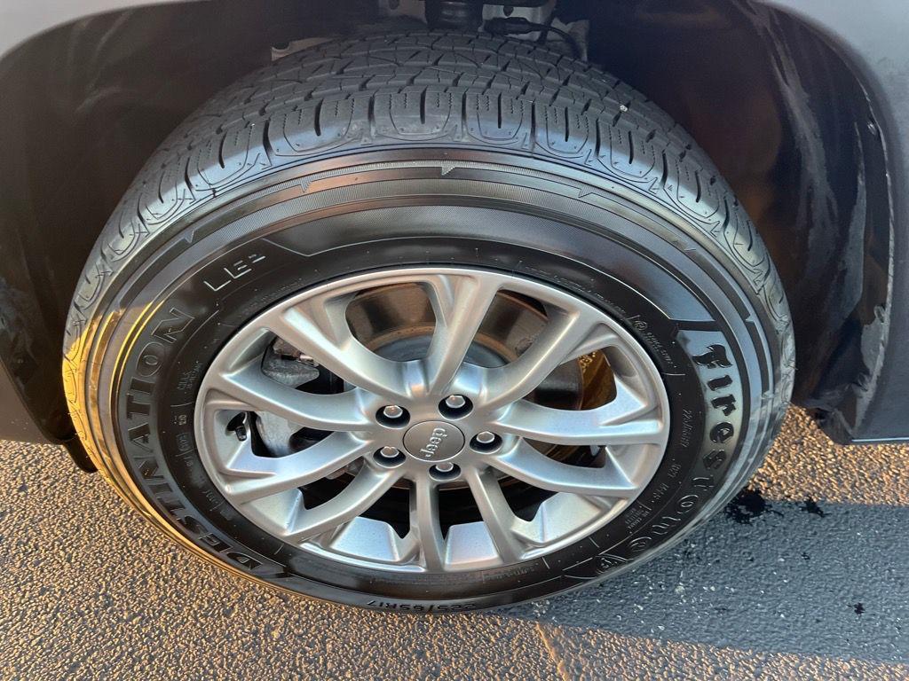 used 2022 Jeep Cherokee car, priced at $22,402