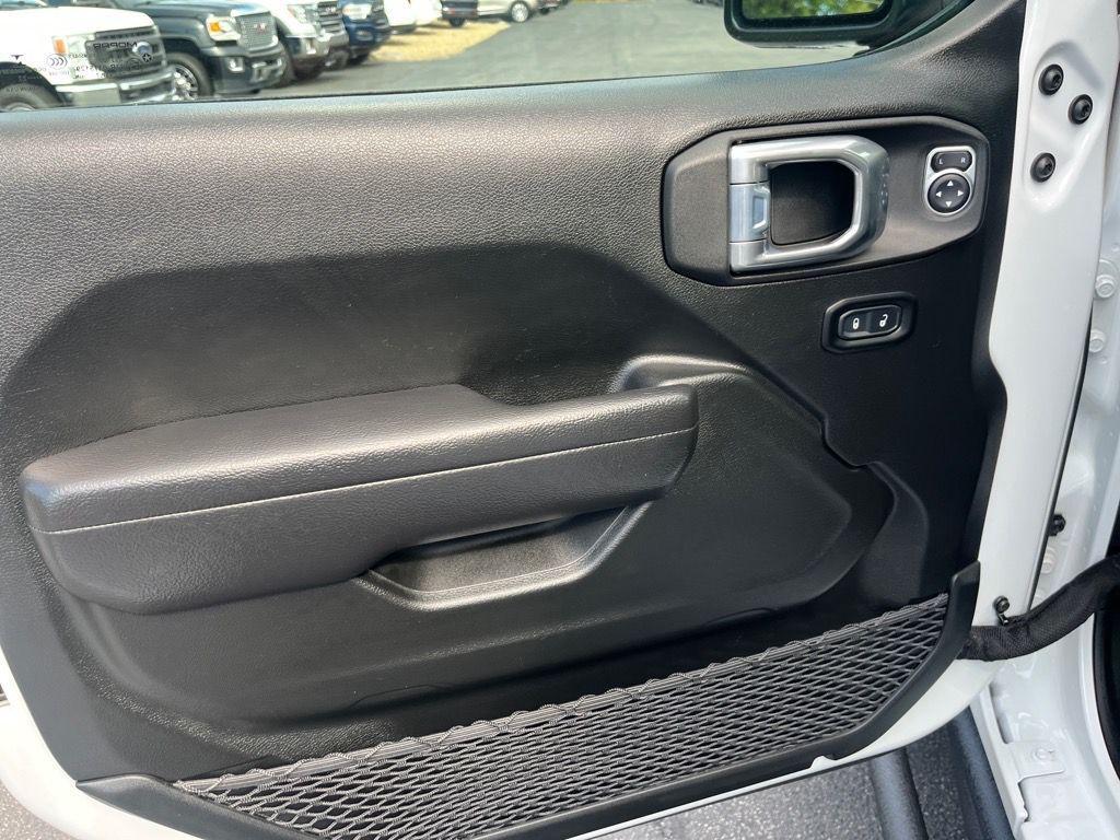 used 2022 Jeep Gladiator car, priced at $35,500