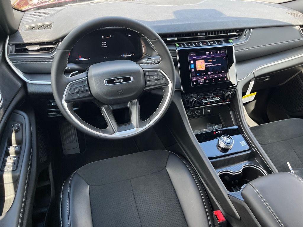 new 2025 Jeep Grand Cherokee car, priced at $43,373