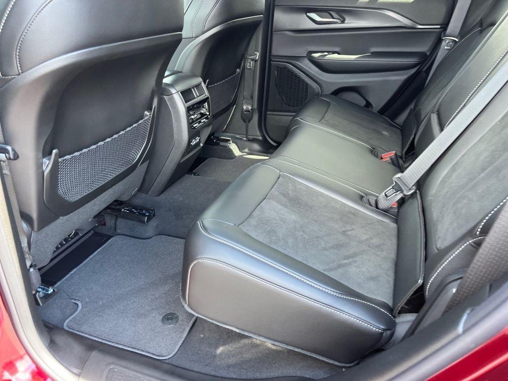 new 2025 Jeep Grand Cherokee car, priced at $43,373