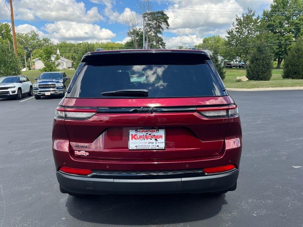 new 2025 Jeep Grand Cherokee car, priced at $43,373