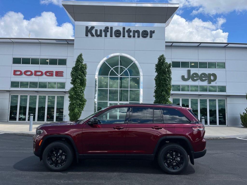 new 2025 Jeep Grand Cherokee car, priced at $43,373