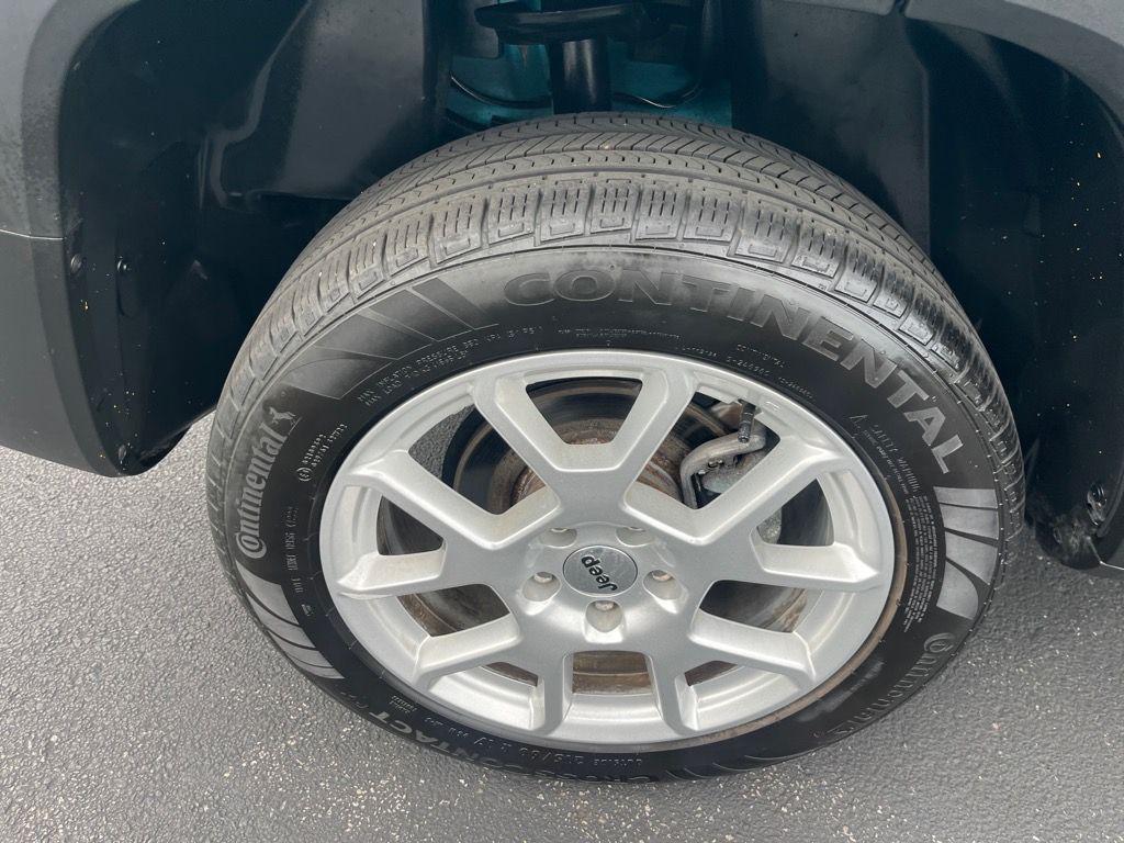 used 2022 Jeep Renegade car, priced at $19,533