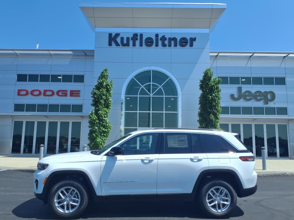 new 2025 Jeep Grand Cherokee car, priced at $38,697