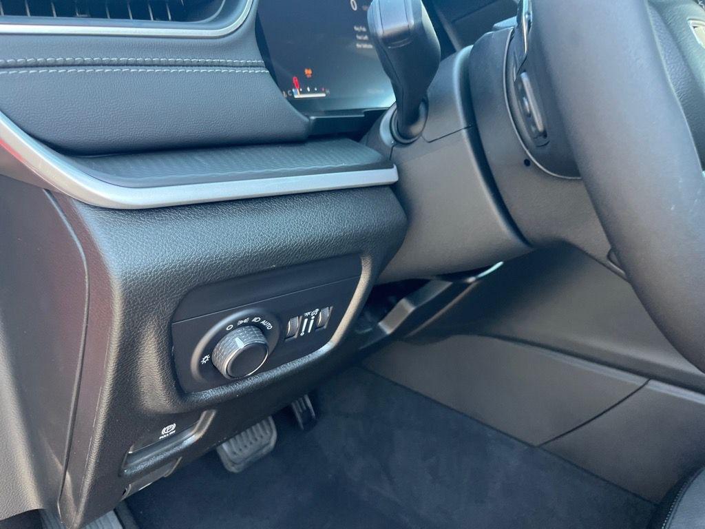 new 2025 Jeep Grand Cherokee L car, priced at $36,641