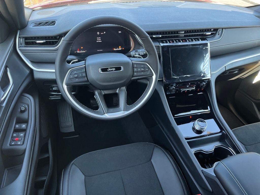 new 2025 Jeep Grand Cherokee L car, priced at $36,641
