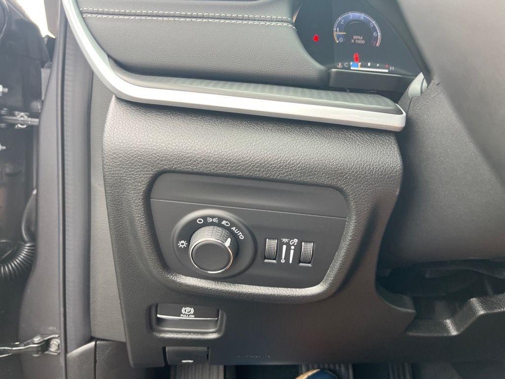 new 2025 Jeep Grand Cherokee L car, priced at $45,072