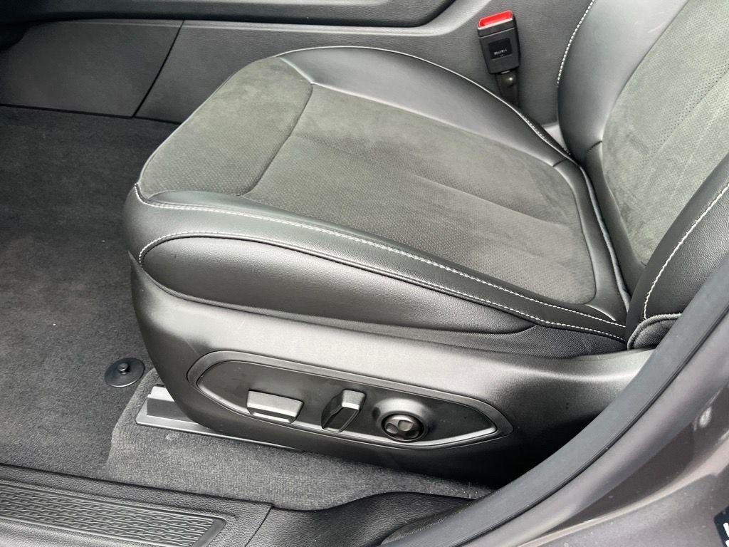 new 2025 Jeep Grand Cherokee L car, priced at $45,072