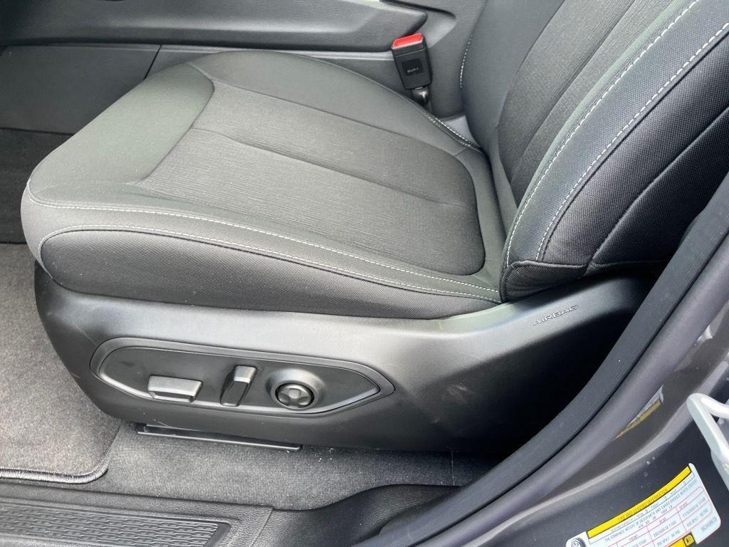 new 2025 Jeep Grand Cherokee car, priced at $40,777
