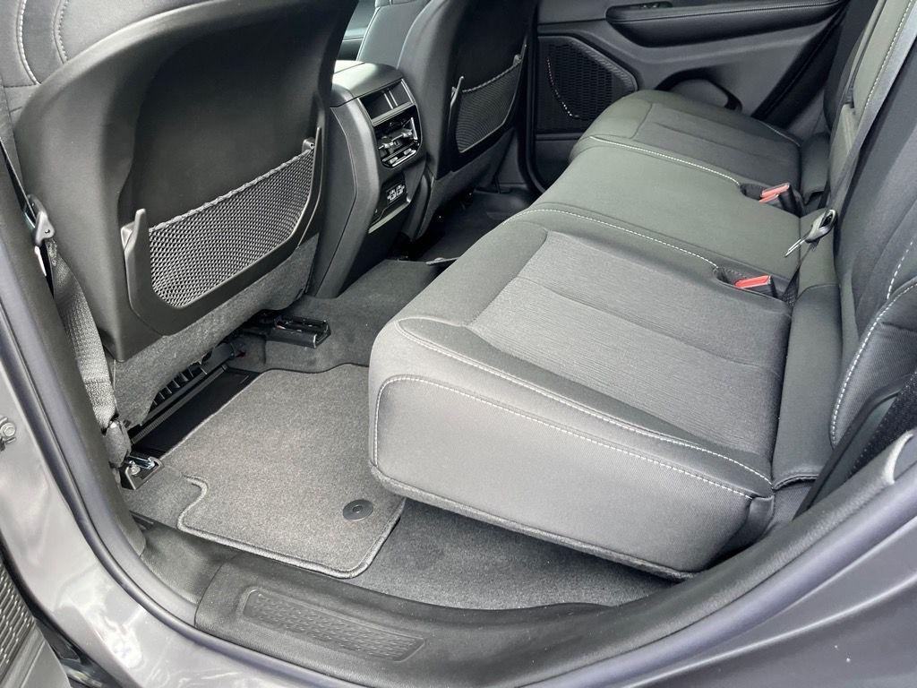 new 2025 Jeep Grand Cherokee car, priced at $40,777